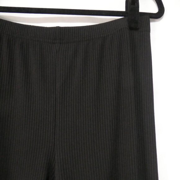 SHEIN - Curve | 1XL | Textured Ribbed Black Stretchy Leggings - Picture 5 of 16